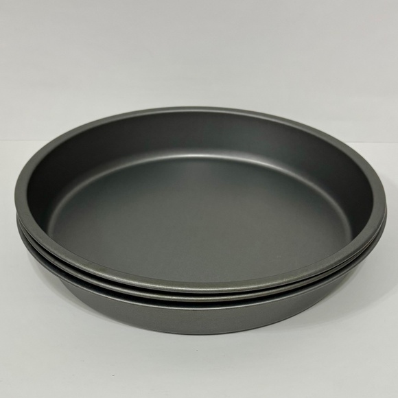 NEW 9” Round Nonstick Cake Pans Set of 3 - Picture 1 of 3